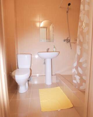 Гостиница Марсель Лермонтово Четырехместная стандарт-1