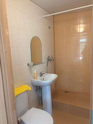 Гостиница Марсель Лермонтово Трехместная. Стандарт-8