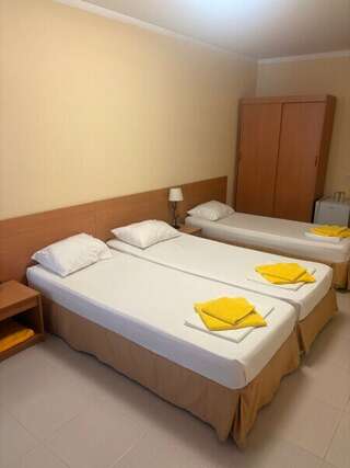 Гостиница Марсель Лермонтово Трехместная. Стандарт-4